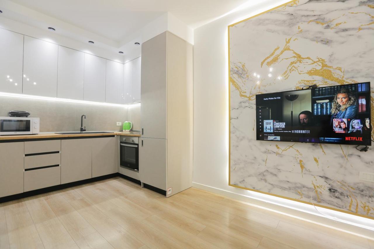 Miku Apartment - Dreamy Apartment At Wilson Square Tirana Exterior foto